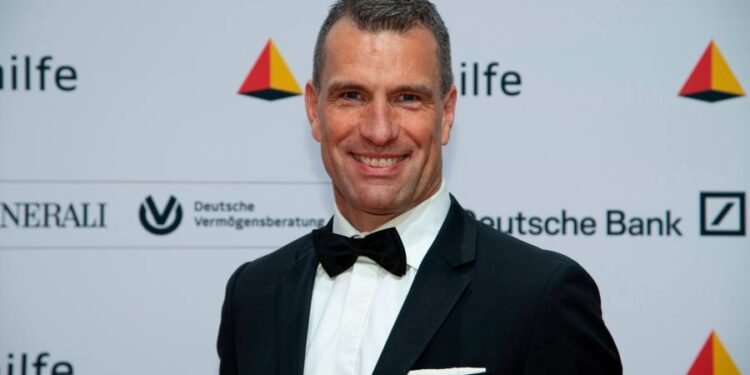 Deutsche Bank probes HR chief’s ill-timed bond purchase