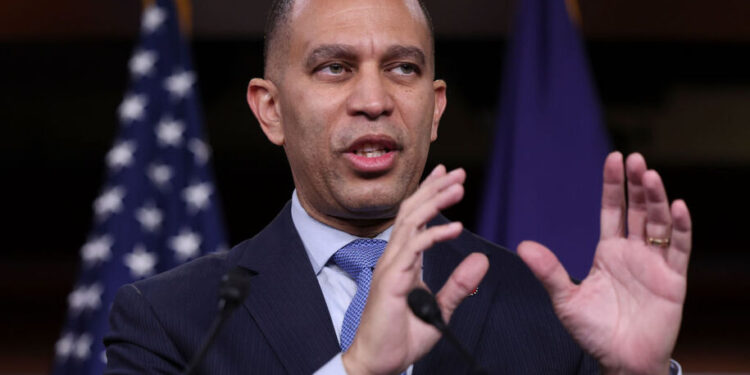 Democrats look to solve debt ceiling crisis on their own