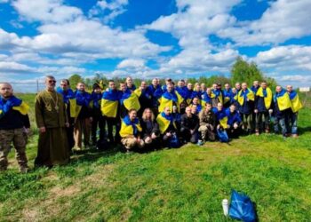 Ukraine Hails Return of 45 Azov Fighters, Russia Says 3 Pilots Released