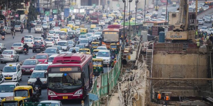 Indian electric-car hailing upstart takes on Uber