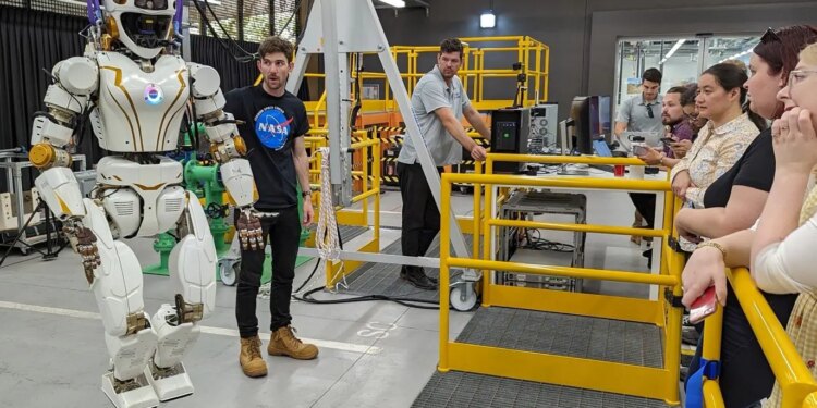 NASA’s Valkyrie Robot To Revolutionize Offshore Energy Operations
