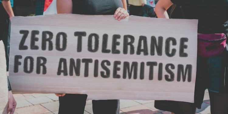 De Soto, Kansas business owner takes stand against antisemitism