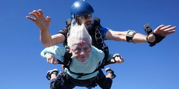 Daredevil, 104, dies one week after becoming ‘world’s oldest skydiver’ | US News
