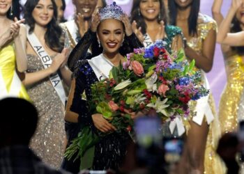 Utah’s Noelia Voigt crowned Miss USA 2023 | Nation & World News