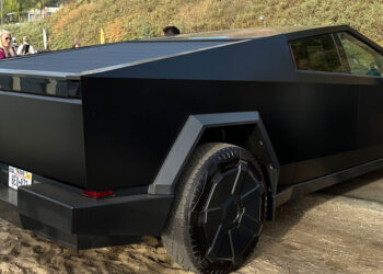 That Matte Black Cybertruck Looks Absolutely Horrendous Up Close