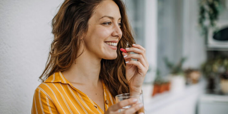 5 Benefits of Folic Acid, Plus the Dosage and Risks to Know