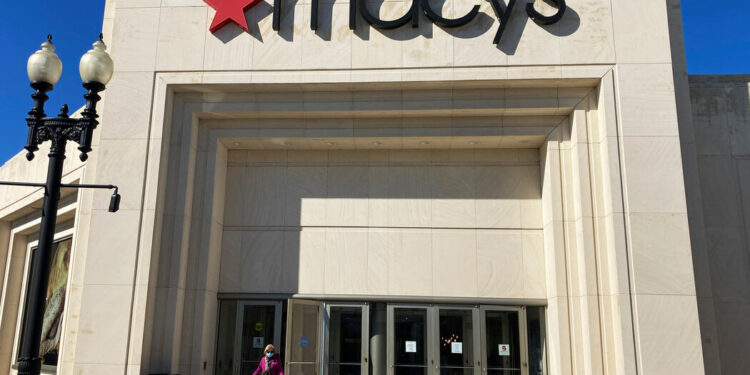 Activist Investor’s Group Raises Bid for Macy’s