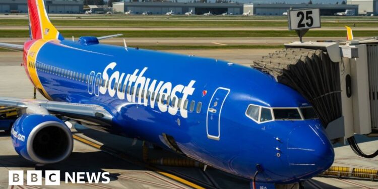 Boeing plane engine cover falls off prompting investigation – BBC.com