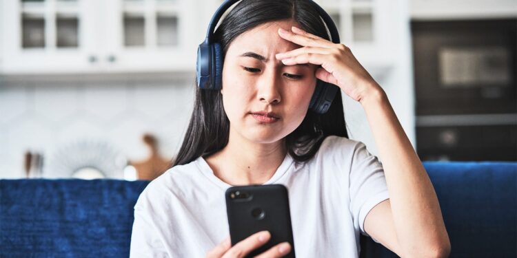 Making your phone annoying may get you to cut screen time