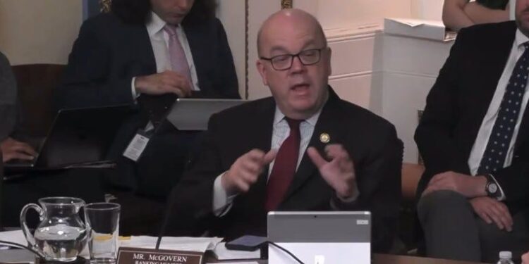 Top Democrats Blasts The Idea That Democrats Should Keep The Government Open For Republicans