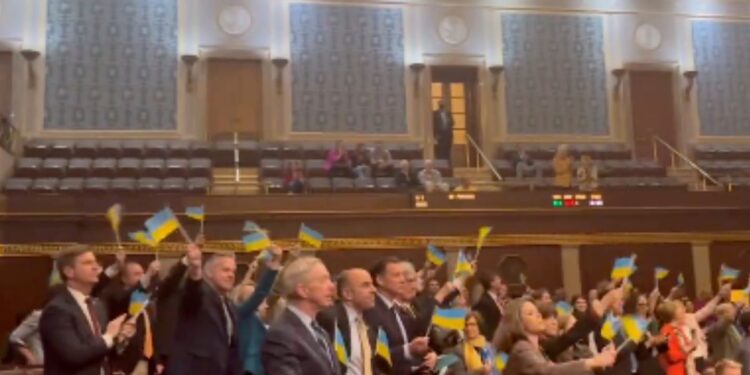 GOP Senator Introduces Bill to Ban Foreign Flags From the U.S. Capitol