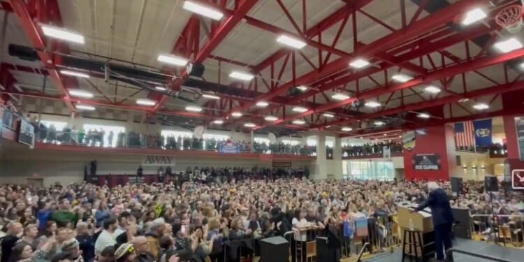 10,512 Show Up To Fight Oligarchy With Bernie Sanders In Michigan