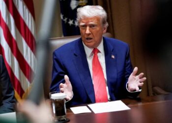 Stock sell-off resumes as Trump’s China tariffs spook investors