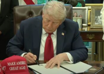 Trump Order Strips Funding From Sanctuary Cities Engaged In ‘Insurrection’