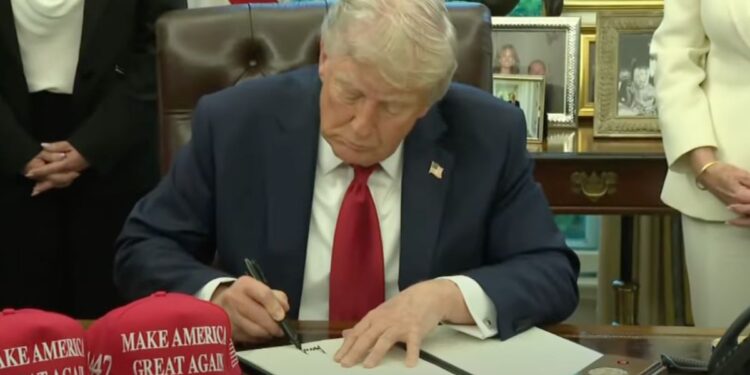 Trump Order Strips Funding From Sanctuary Cities Engaged In ‘Insurrection’