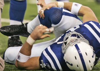 Shorter rest between games may set NFL players up for knee injury