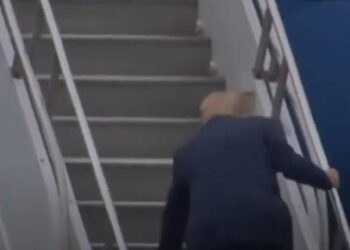 Trump Is In Such Severe Decline That He Almost Fell Boarding Air Force One