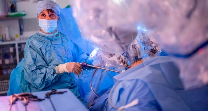 Wes Streeting puts robotic surgeons at heart of 10-year plan for NHS