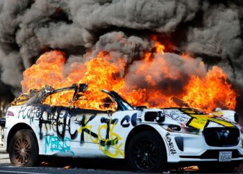 How Waymo Handles Footage From Events Like the LA Immigration Protests