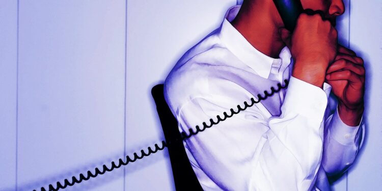 Hanky Panky With Naughty AI Still Counts as Cheating, Therapist Says