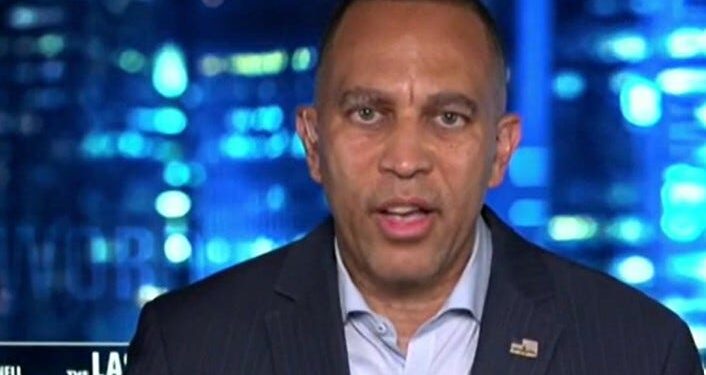 Hakeem Jeffries Makes Sure That Trump Doesn’t Forget That He’s A Total Failure