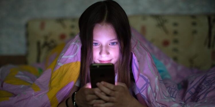 The Surprising Ways Nighttime Light Wrecks Your Brain and Body