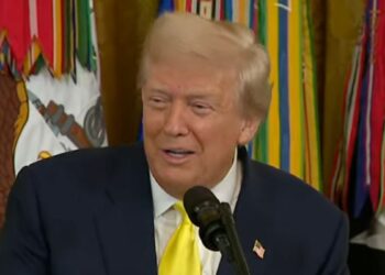 Trump Orders Banks To Stop Discriminating Against Conservatives