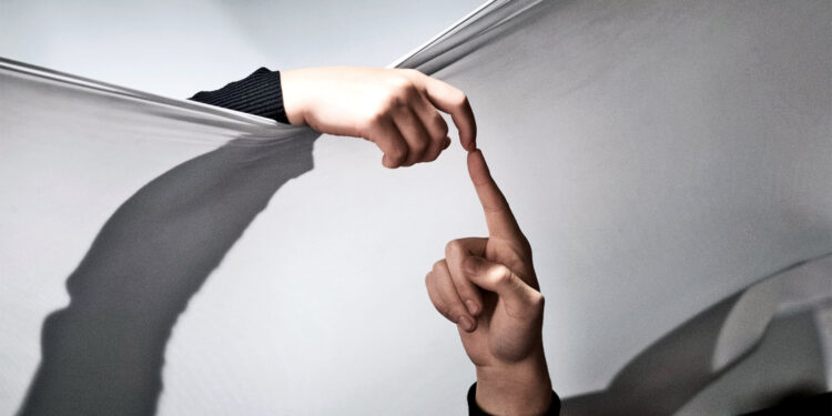 Fabric that mimics skin gives robots sense of touch