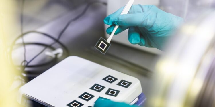 Perovskite-Silicon Tandem Solar Cells Achieve Record-Breaking 33.1% Efficiency