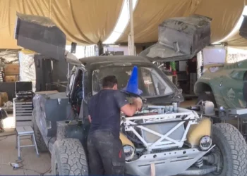 Hydrogen Cars Race Across the Deserts of Saudi Arabia