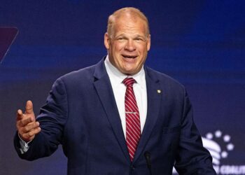 Knox County’s Glenn Jacobs defends Donald Trump