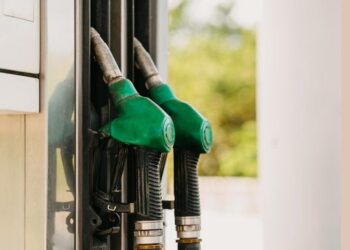 Scientists Discover Simple Diesel Hack That Dramatically Cuts Pollution and Improves Efficiency