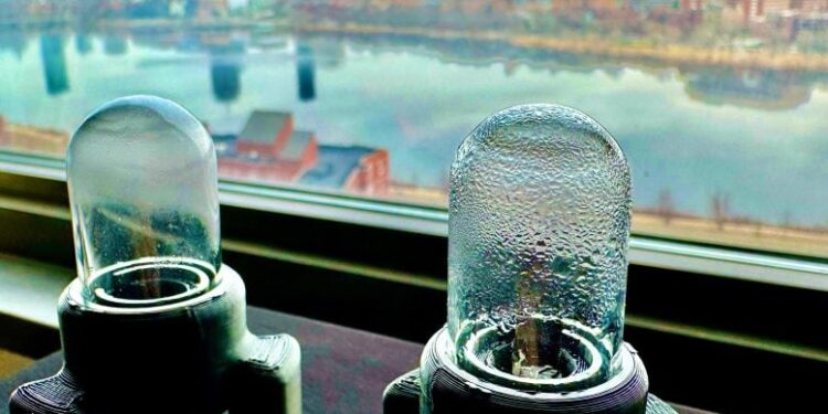 MIT Ultrasonic Device Shakes Drinking Water Out of Thin Air