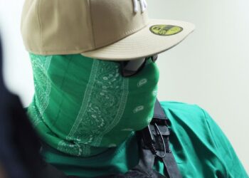 FBI Warns of Criminals Posing as ICE, Urges Agents to ID Themselves