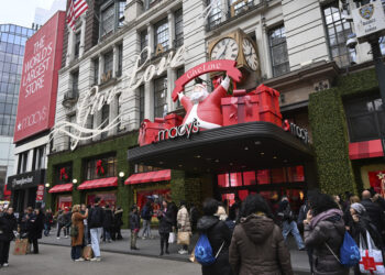 Economic fear dampens holiday cheer