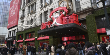 Economic fear dampens holiday cheer