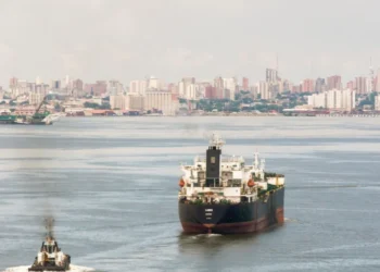 Trump Orders Blockade of Sanctioned Oil Tankers Leaving, Entering Venezuela