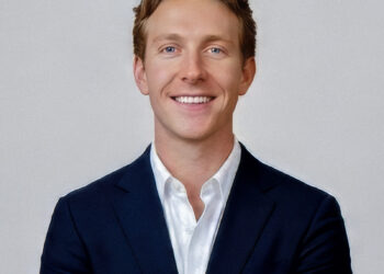 The Rise of Retained Health Management for Founders