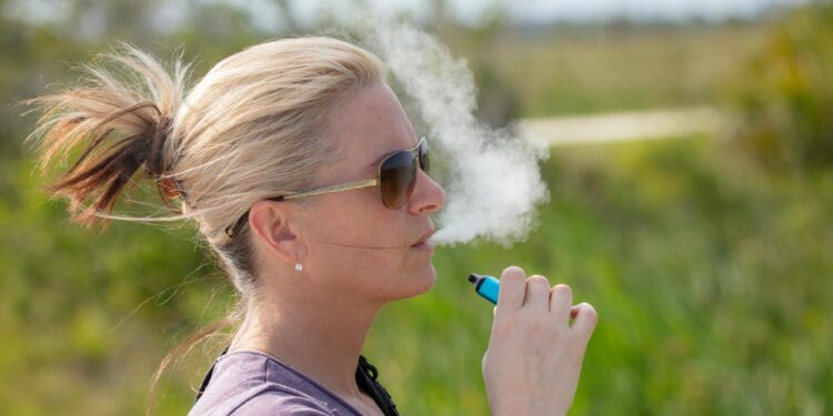 The Quit-Smoking Tool That’s Beating Patches and Gum
