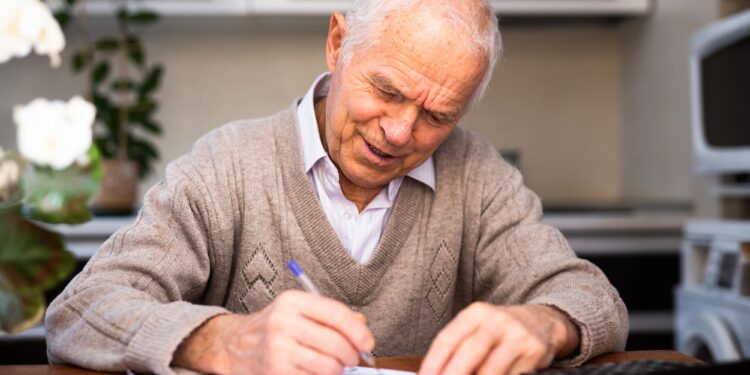 Scientists Discover a Simple Writing Test That May Detect Cognitive Impairment